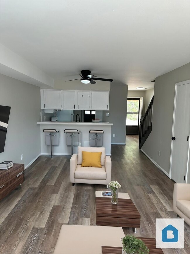 Building Photo - 5458 Fiesta Ln