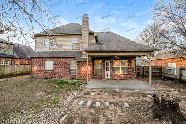 Building Photo - 2421 S Sweet Gum Ave