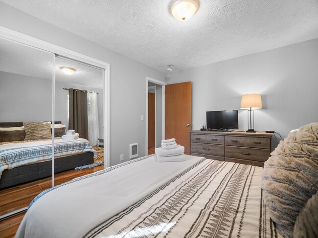 Building Photo - Comfort & Convenience in the Heart of Spok...