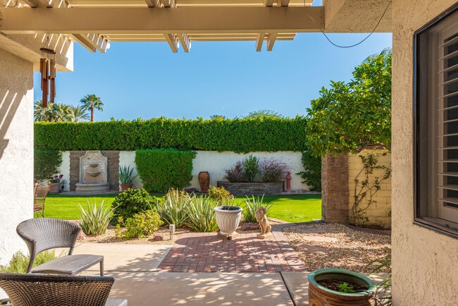 Building Photo - 66 Dartmouth Dr