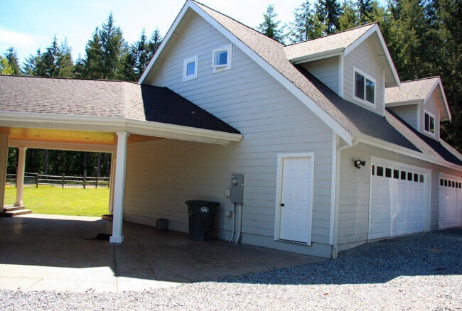 Building Photo - 44128 Nisqually Ridge Dr E