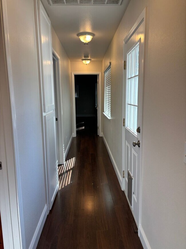 Building Photo - 3 bedroom 2 bath Rincon Valley