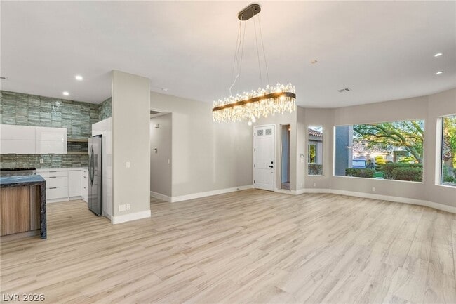 Building Photo - 1605 Shadow Rock Dr