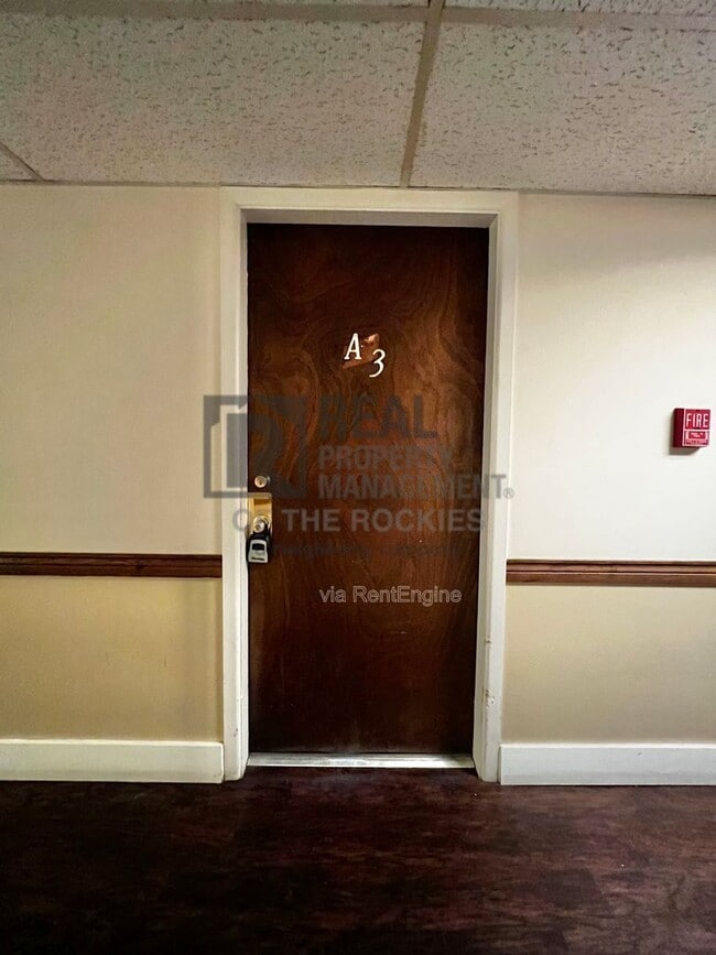 Building Photo - 1005 Robertson St