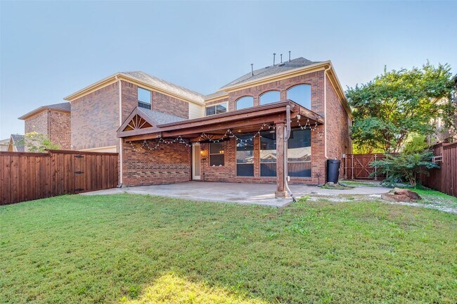 Building Photo - 3250 Woodbine Tr