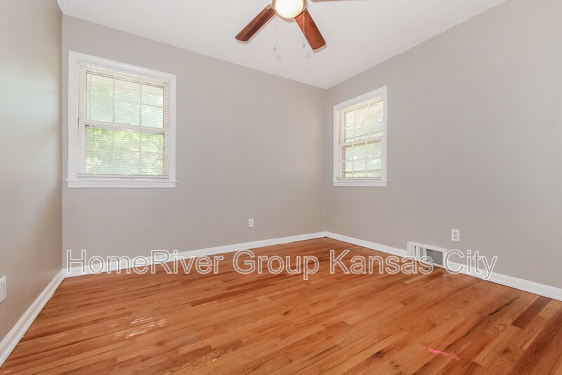 Building Photo - 5112 Osage Ave