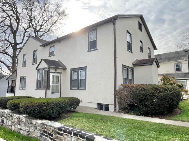 Building Photo - 93 Myrtle Blvd