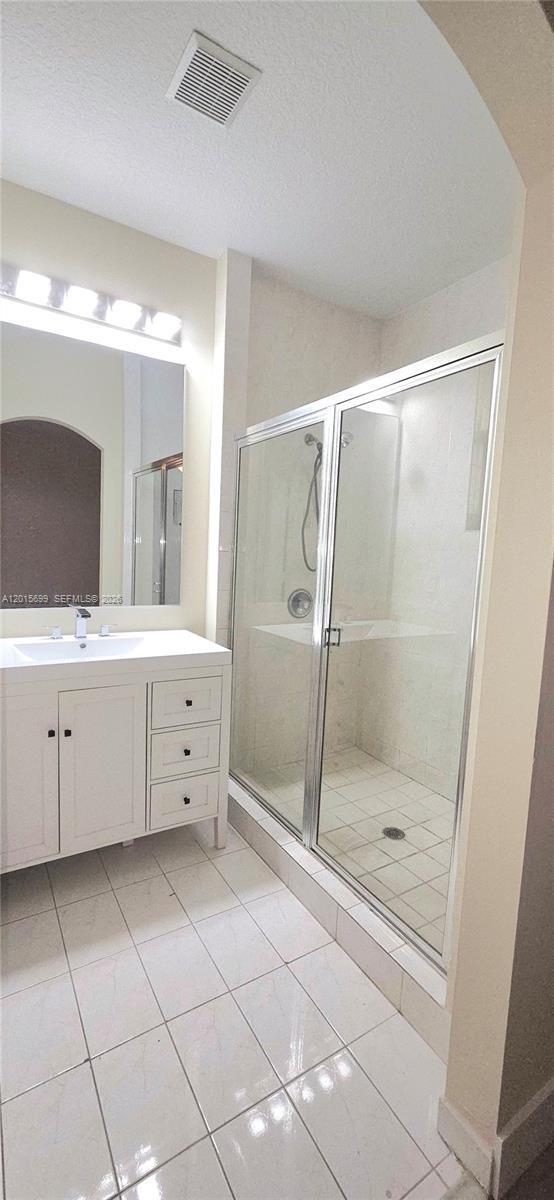 Building Photo - 4950 Tradewinds Ter