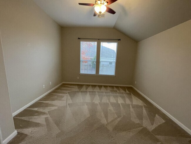 Building Photo - 1371 Stone Rim Loop