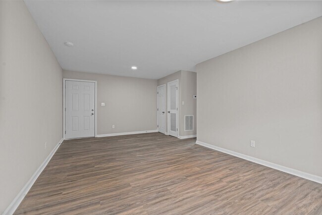 Building Photo - Experience Modern Living: Newly Renovated ...