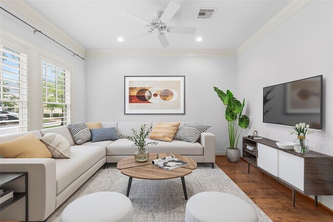 Building Photo - 6404 Community Dr