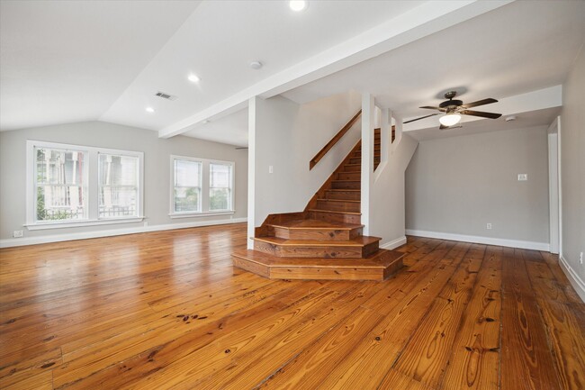 Building Photo - 409 Pecore St