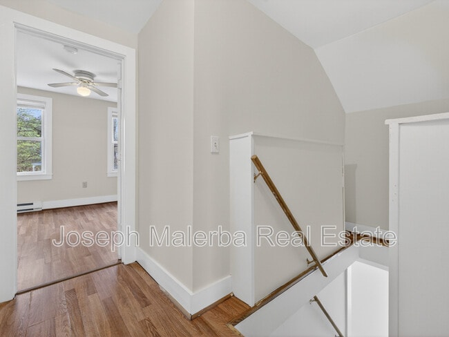 Building Photo - 483 Boswell Ave