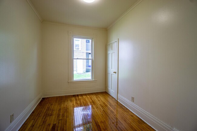 Building Photo - 107 Trinity Pl