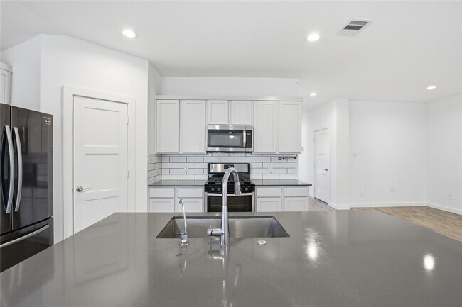 Building Photo - 14251 Big Bnd Dr