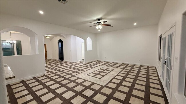 Building Photo - 5673 Solana Ranch Rd