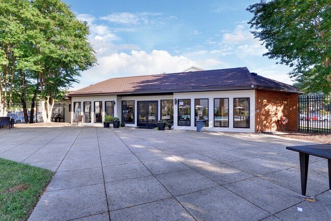 Building Photo - Gated Community Condo in Hampton