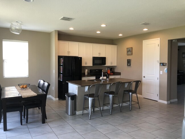 Building Photo - 234 Stonehaven Dr