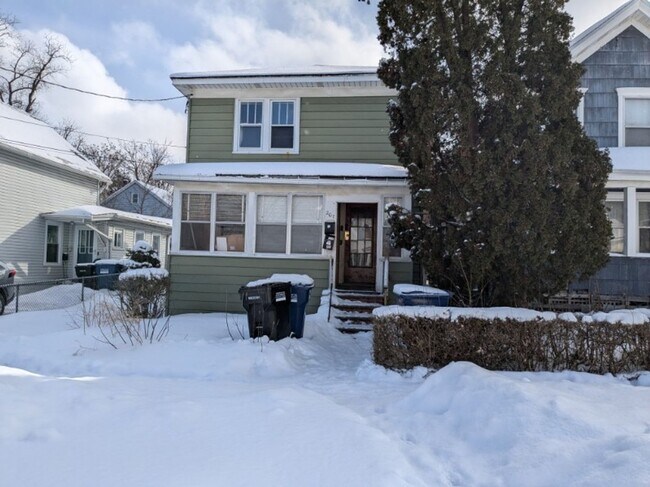 Primary Photo - 207 Apple St