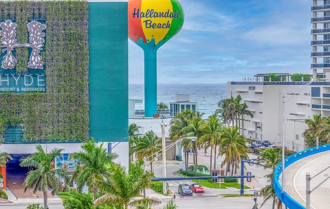 Building Photo - 4011 S Ocean Dr