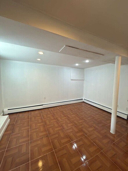 Building Photo - 1138 89th St