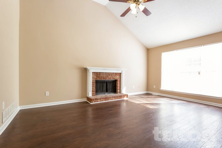 Building Photo - 4900 Tahoe Ct