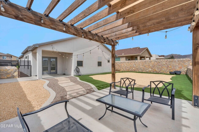 Building Photo - 7846 Enchanted Ridge Dr