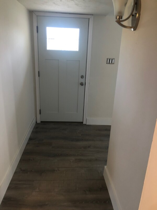 Building Photo - 1405 Meandering Way
