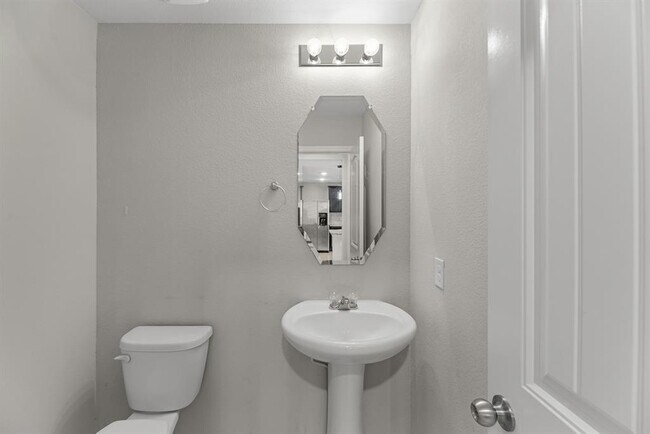 Building Photo - 29243 Jacobs River Dr