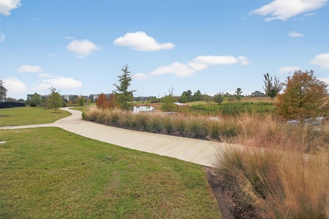 Building Photo - 16607 Lake Austin St