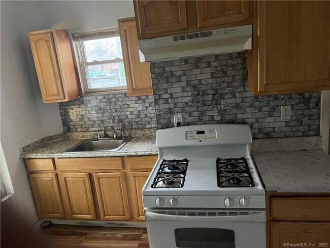 Building Photo - 89 Woolsey St