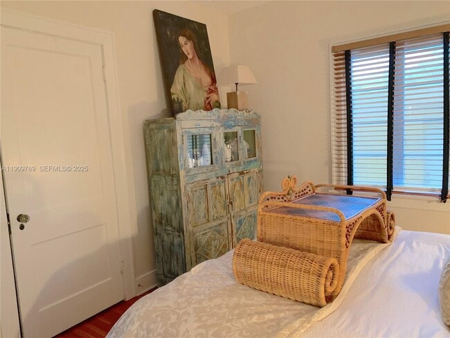 Building Photo - 1306 Madrid St