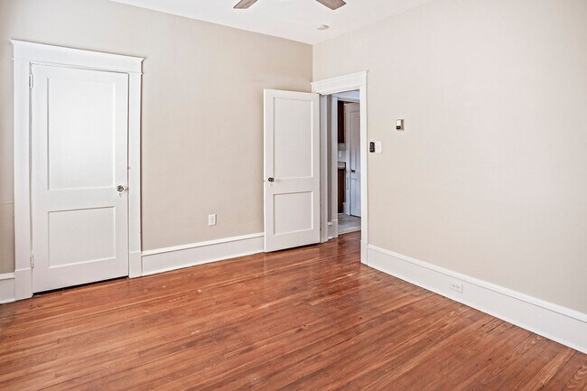 Building Photo - North Wilmington - 5 bedroom, 2 bathroom h...