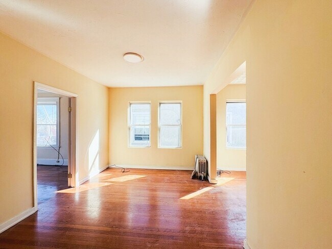 Building Photo - 513 Washington St