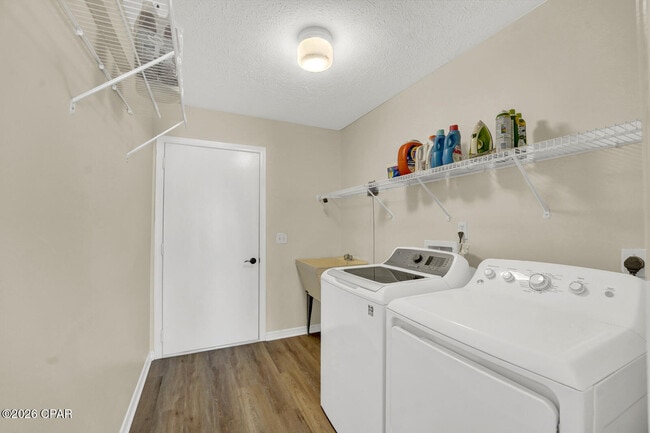 Building Photo - 7525 Melody Ln