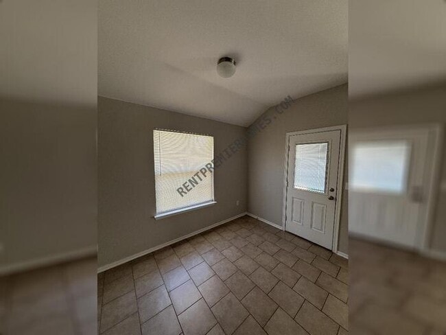 Building Photo - 3116 SE 96th St