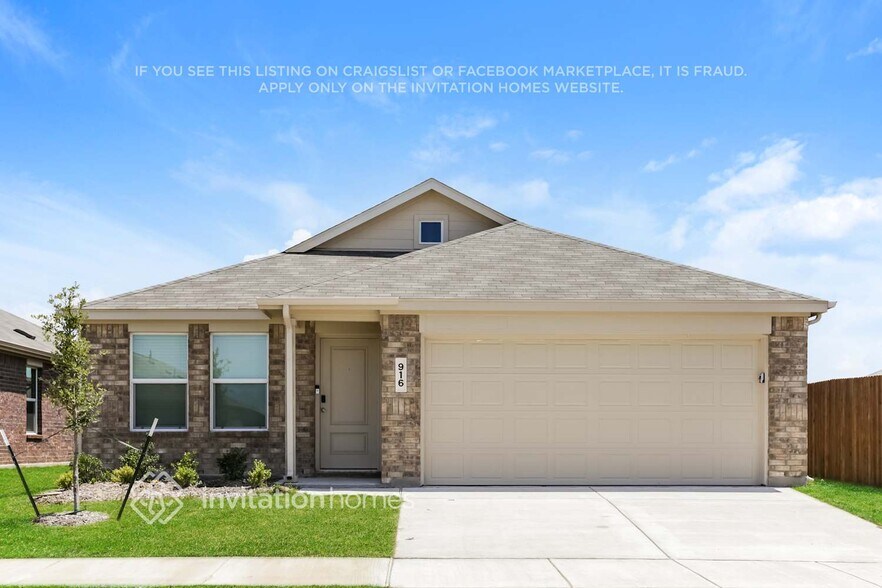 Primary Photo - 916 Carrick Dr