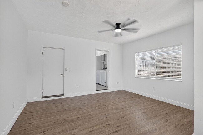 Building Photo - 540 NE 61st St