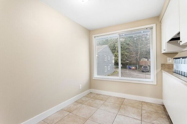 Building Photo - Cozy up in front of a fireplace in this beautiful 2bedroom!!!