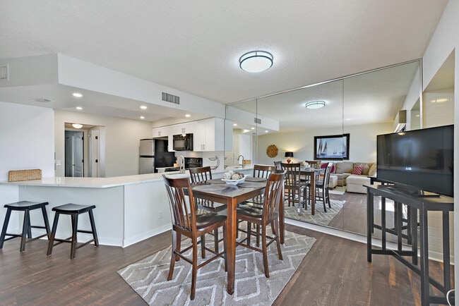 Building Photo - 1605 S US Hwy 1