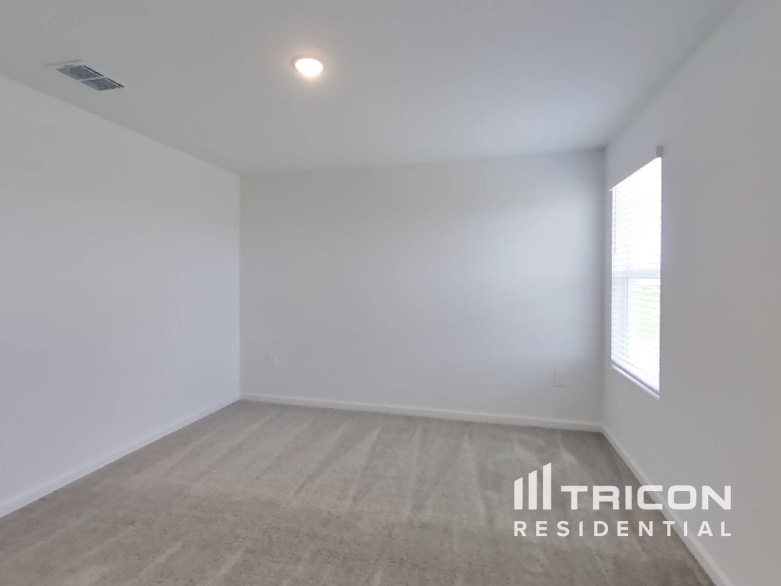 Building Photo - 5648 Gingham Dr