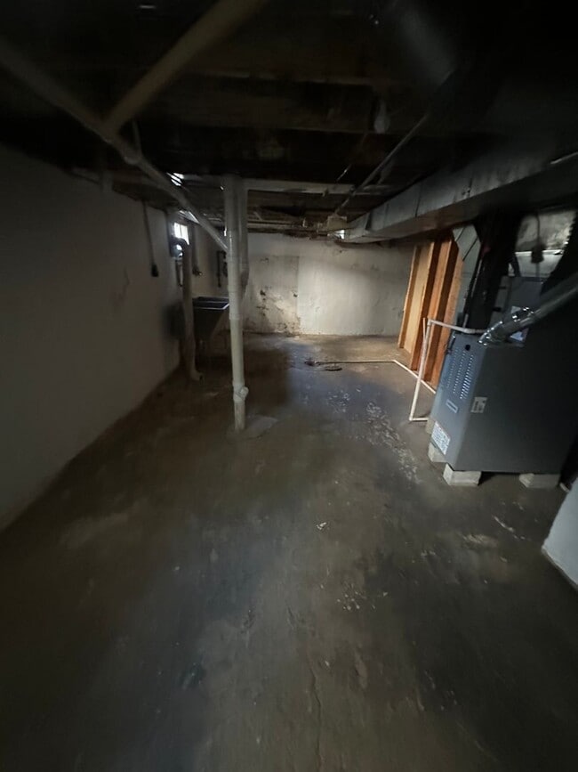 Building Photo - BEAUTIFUL 2 BEDROOM 1 BATH NEWLY REMODELED-- PRIME LOCATION!!!