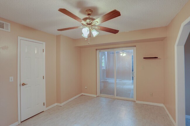 Building Photo - 5212 Abelia Dr