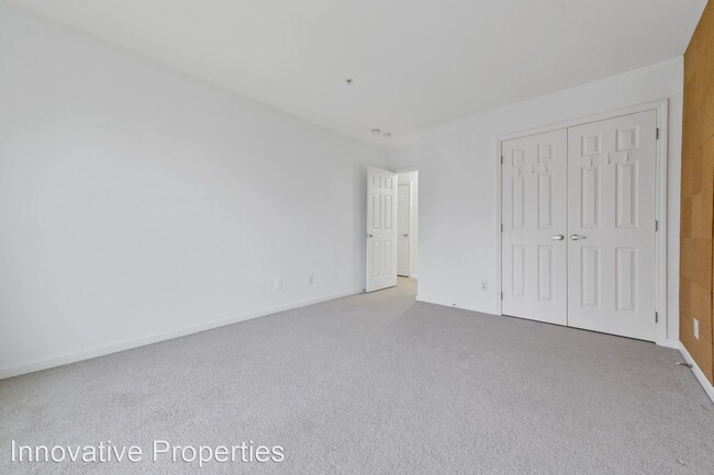 Building Photo - 2 br, 2 bath House - 1103 Primrose Court #302