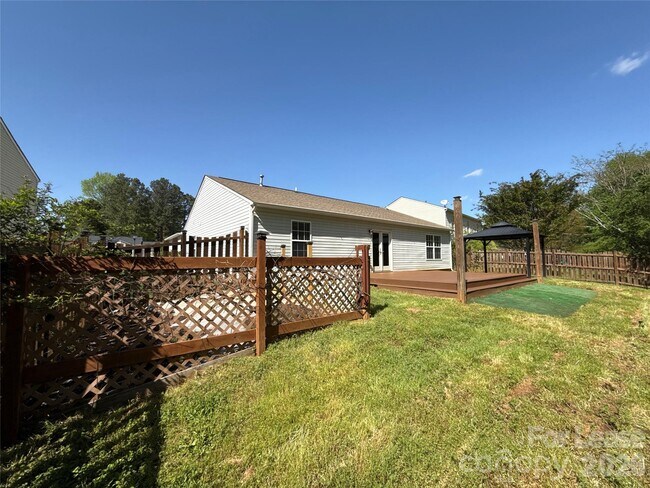 Building Photo - 15732 Circlegreen Dr