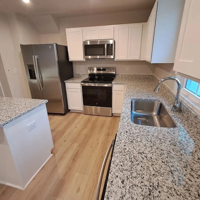 Building Photo - 150 Elyse Overlook Lp