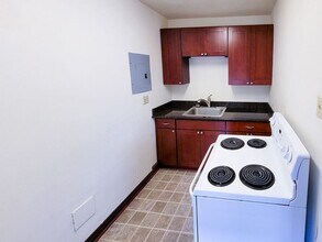 Building Photo - 6209 1/2 15th Ave NW-202