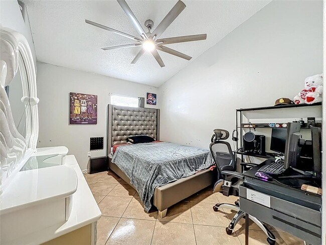 Building Photo - 14826 Lady Victoria Blvd