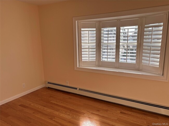 Building Photo - 536 N 6th St