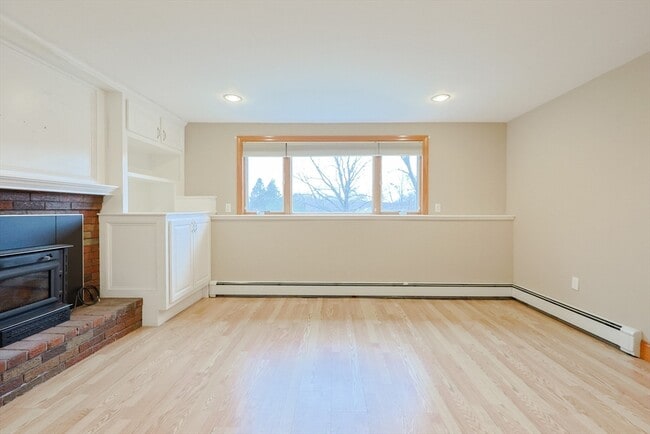 Building Photo - 68 Greene St